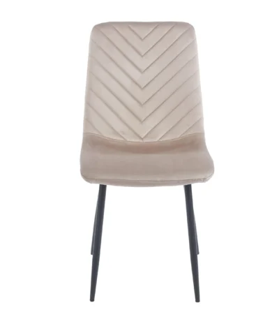 כיסא לפינת אוכל דגם 6129 בצבע קרם מבית Step Up – ריפוד קטיפה אלגנטי, רגלי מתכת חזקות ונוחות ארגונומית. מושלם לבית, למשרד או לבית קפה. כולל הרכבה עצמית.