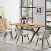 שולחן אוכל מלבני דגם 806 בגימור עץ אלון – עשוי MDF חזק בציפוי מלמין, רגלי מתכת יציבות ועיצוב מודרני חמים. מתאים ל־6–8 סועדים.