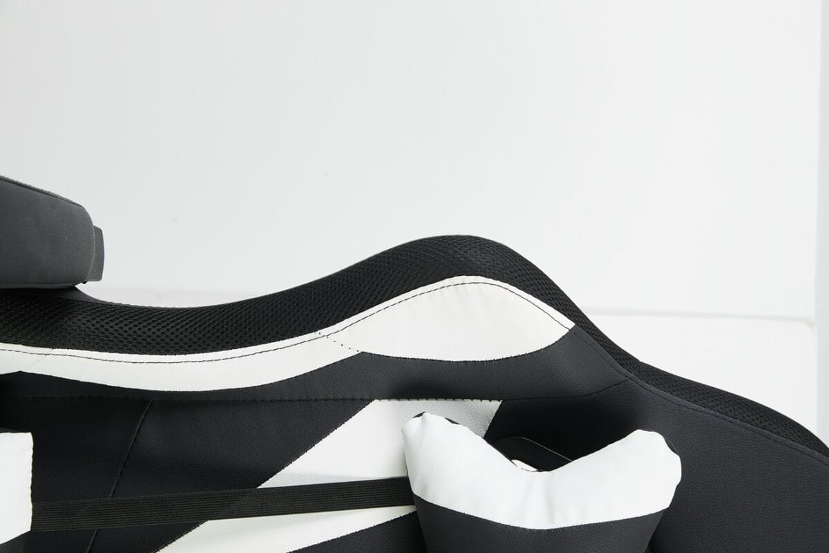 ⁦כיסא גיימינג כולל תאורת LED כרית עיסוי והדום נפתח Tesla דגם 7031 לבן⁩ – תמונה ⁦5⁩