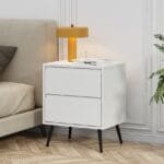 שידת לילה מעוצבת לצד המיטה בצבע לבן דגם 3071