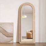 מראת גוף חצי אובלית מרופדת בבד קטיפה בצבע קרם דגם 9002