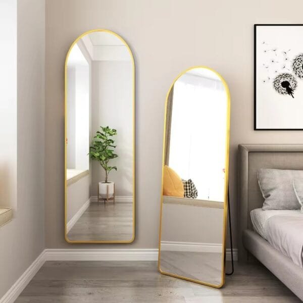 מראת גוף חצי אובלית עומדת/נתלת בצבע זהב דגם 9006