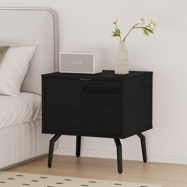 שידת לילה מעוצבת לצד המיטה בצבע שחור דגם 3289