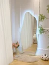 ⁦מראת גוף אמורפית מרחפת ללא מסגרת עם תאורת לד דגם 9011⁩ – תמונה ⁦6⁩