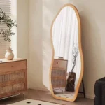 מראת גוף אמורפית עם מסגרת בצבע עץ אלון דגם 9013