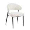 כיסא מרופד לפינת אוכל דגם 6162 בצבע קרם שילוב רגליים בצבע שחור