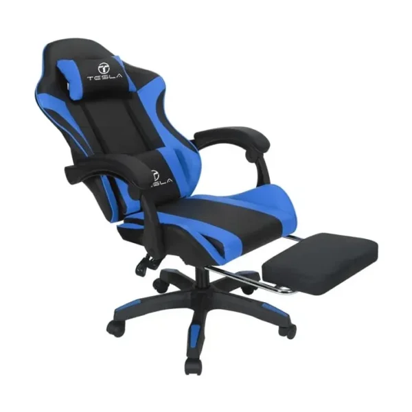 כיסא גיימינג Tesla דגם 7008 בגוון כחול-שחור, מוטה לאחור עם הדום הרגליים פתוח - מבט זווית