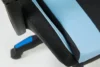 תקריב על משענת היד ומושב כיסא הגיימינג Tesla דגם 7031 בצבע תכלת ושחור